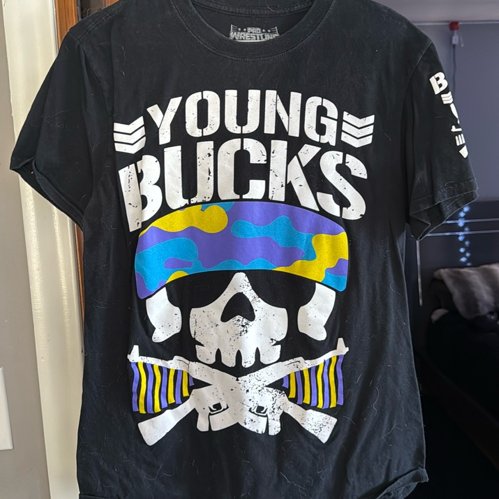 AEW YOUNG BUCKS BULLET CLUB TSHIRT - SIZE MEDIUM